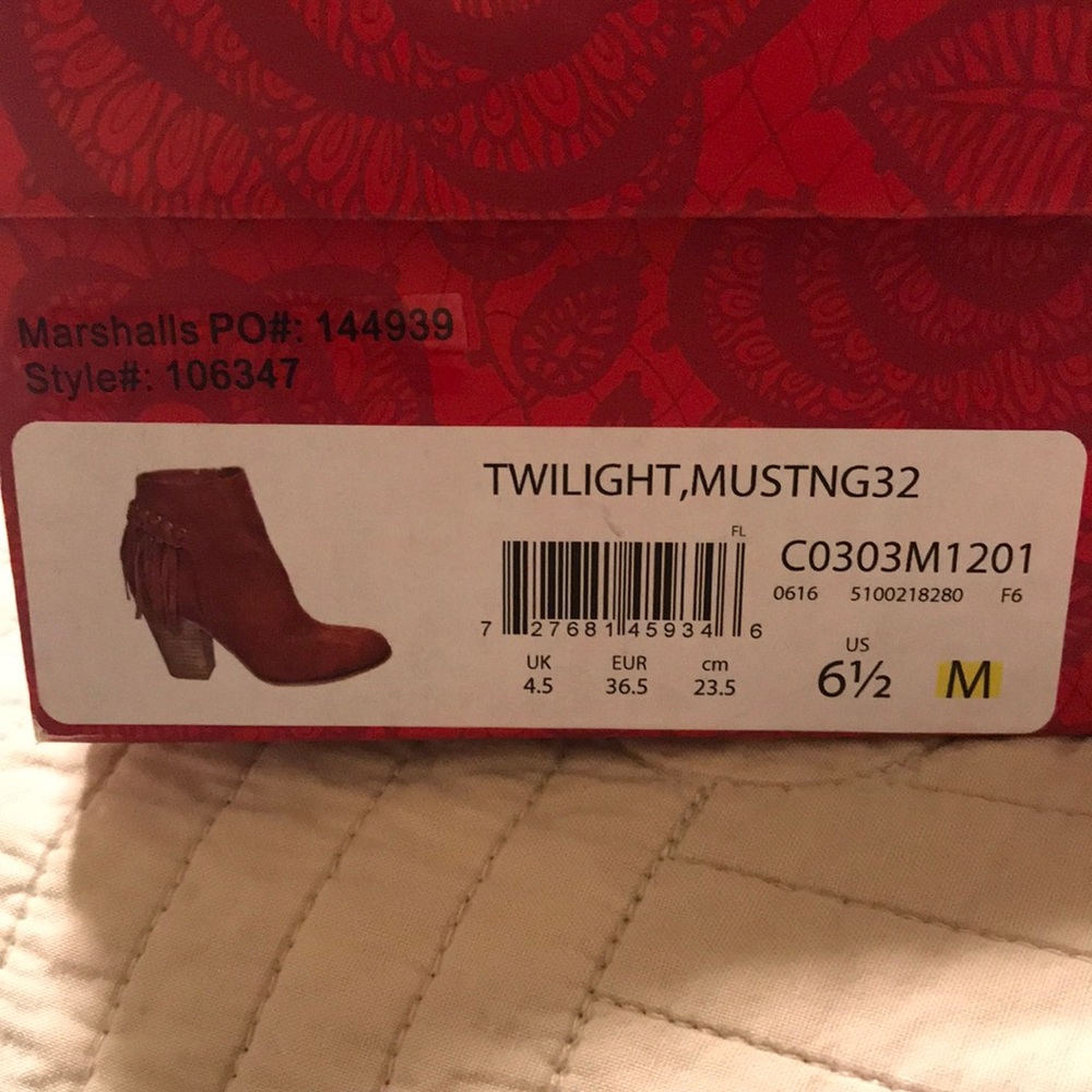 Carlos Santana fringe booties. - Picture 4 of 6